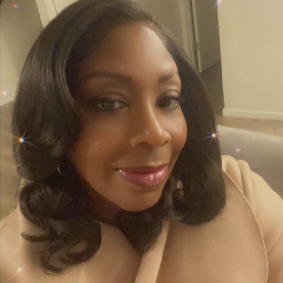 Meet your Posher, Debra - Picture 1 of 1